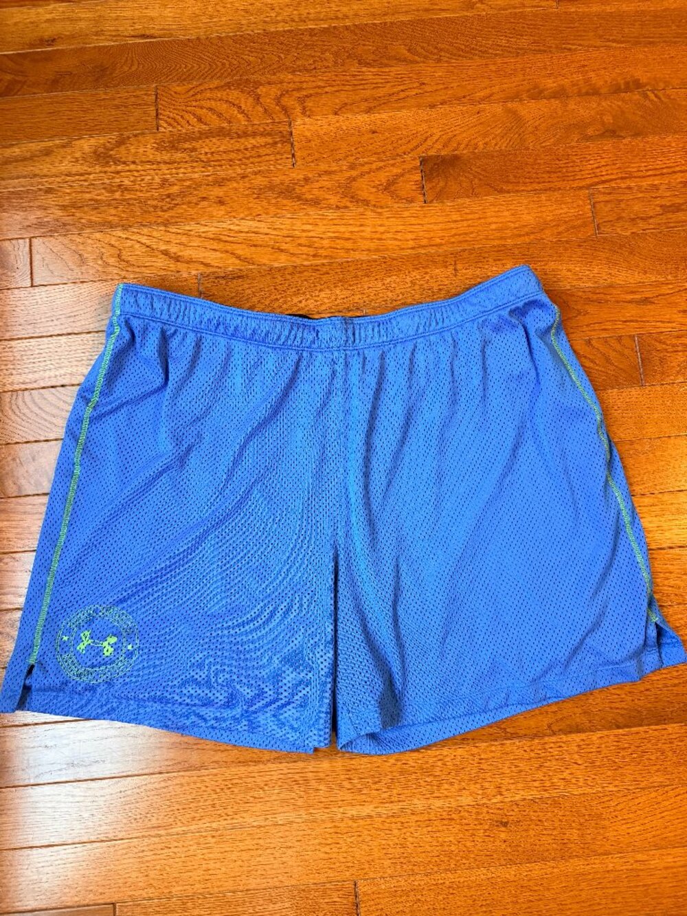 UNDER ARMOUR (women) shorts